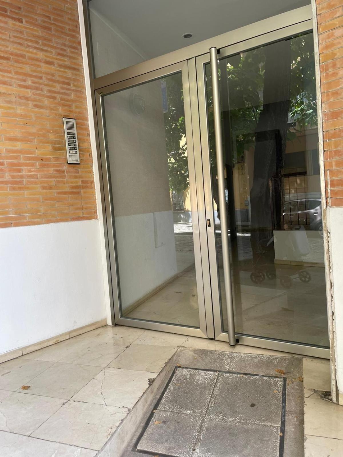Apartamento Familiar 3 Dormitorios Jardines De Murillo — Photos 2